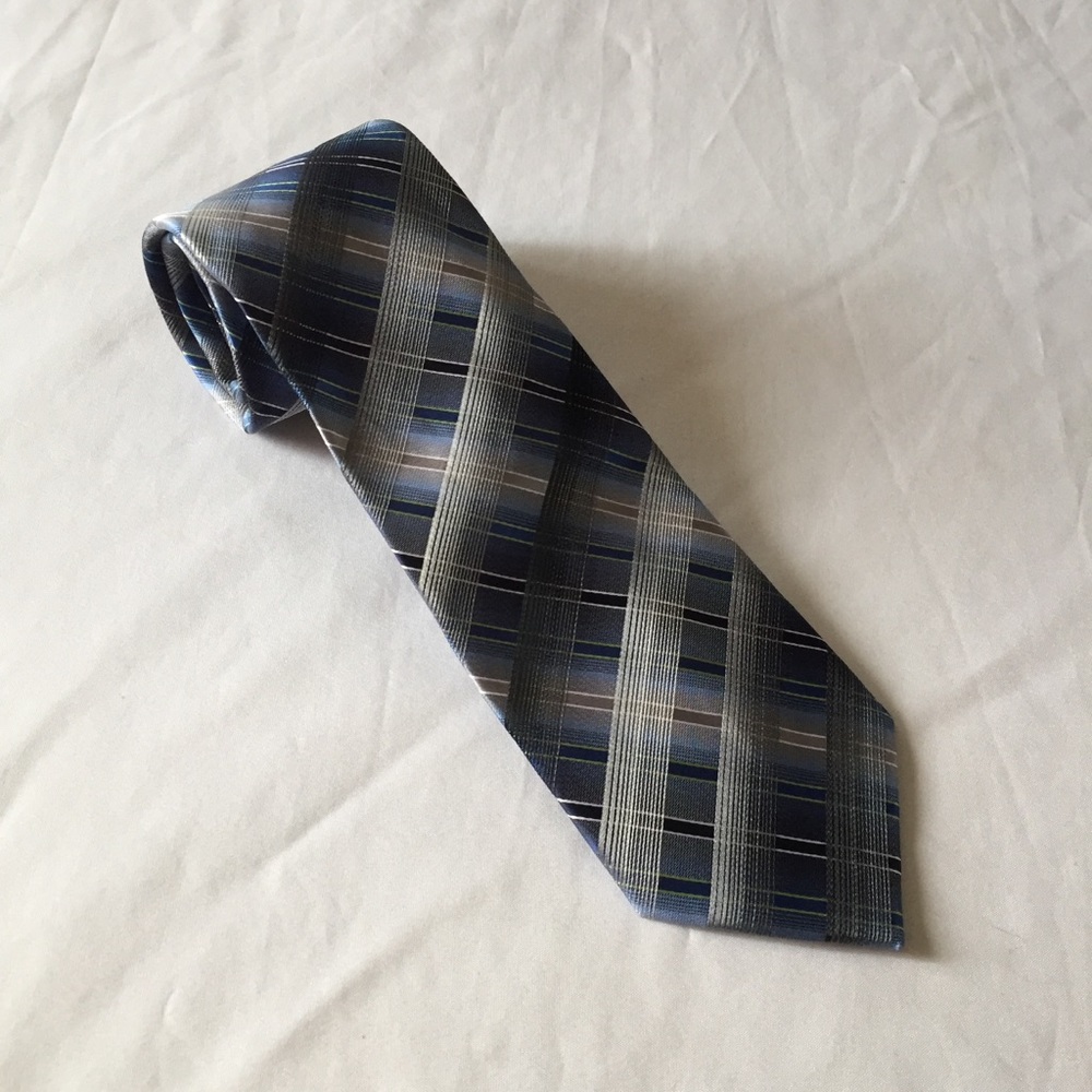 NWOT! Van Heusen Blue Gray Striped Tie
